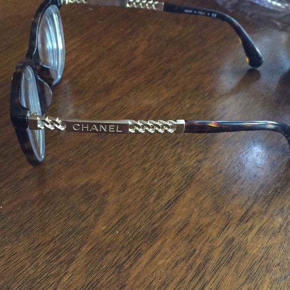 Chanel eyeglass frame - Picture 2 of 4